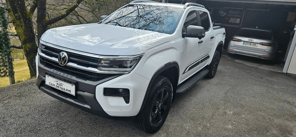 VW Amarok — sprednji pogled v delavnici