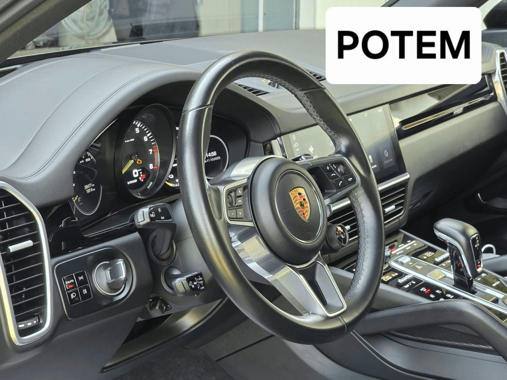 Notranjost Porsche Cayenne — armaturna plošča