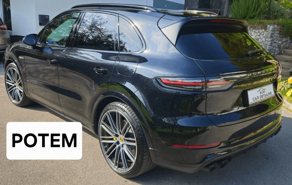 Porsche Cayenne — stranski pogled